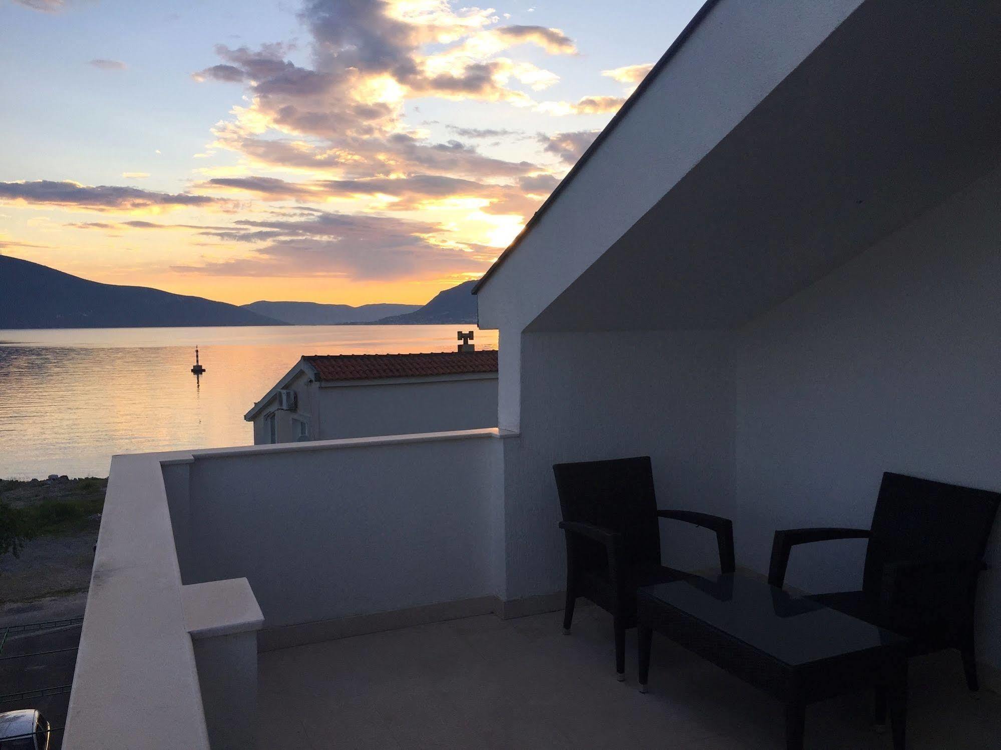 Boutique Hotel Villa Royal Tivat Exterior foto